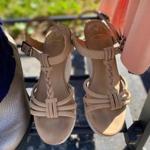 Cute tan wedges